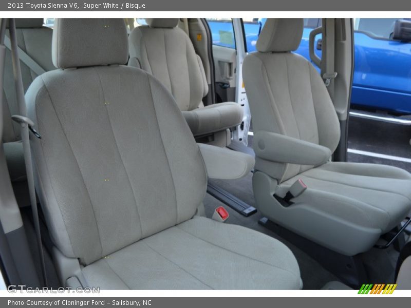 Super White / Bisque 2013 Toyota Sienna V6