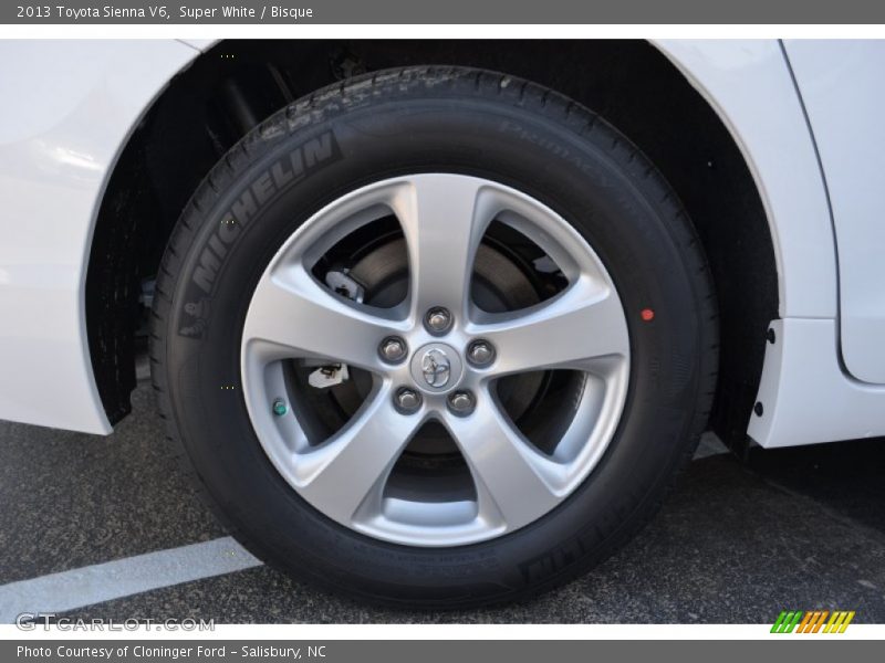 Super White / Bisque 2013 Toyota Sienna V6
