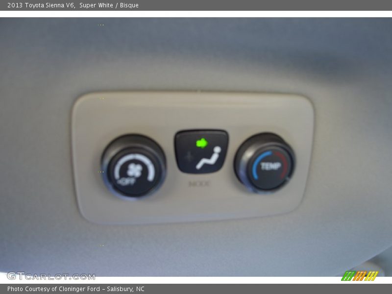 Super White / Bisque 2013 Toyota Sienna V6