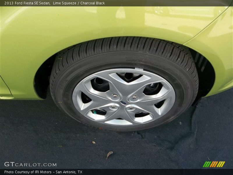 Lime Squeeze / Charcoal Black 2013 Ford Fiesta SE Sedan