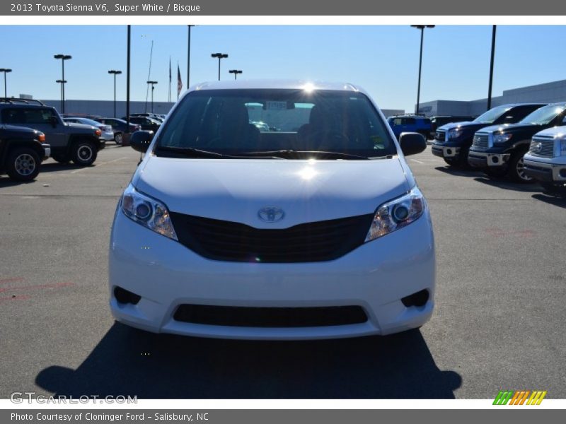 Super White / Bisque 2013 Toyota Sienna V6
