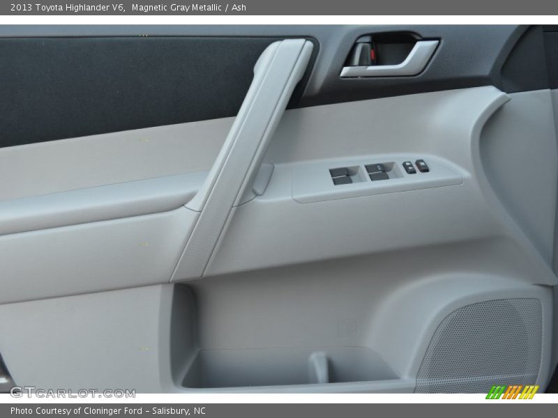 Magnetic Gray Metallic / Ash 2013 Toyota Highlander V6