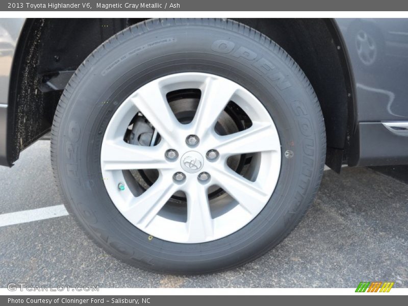 Magnetic Gray Metallic / Ash 2013 Toyota Highlander V6