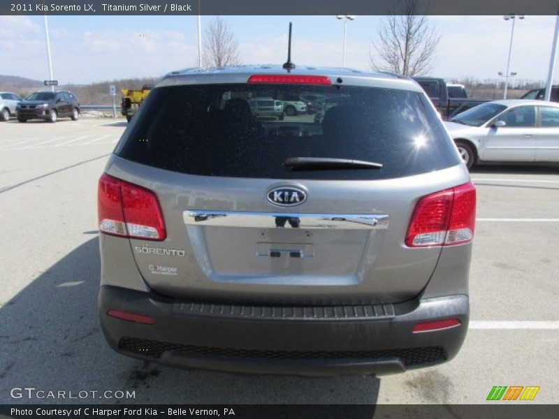Titanium Silver / Black 2011 Kia Sorento LX