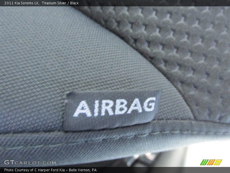 Titanium Silver / Black 2011 Kia Sorento LX