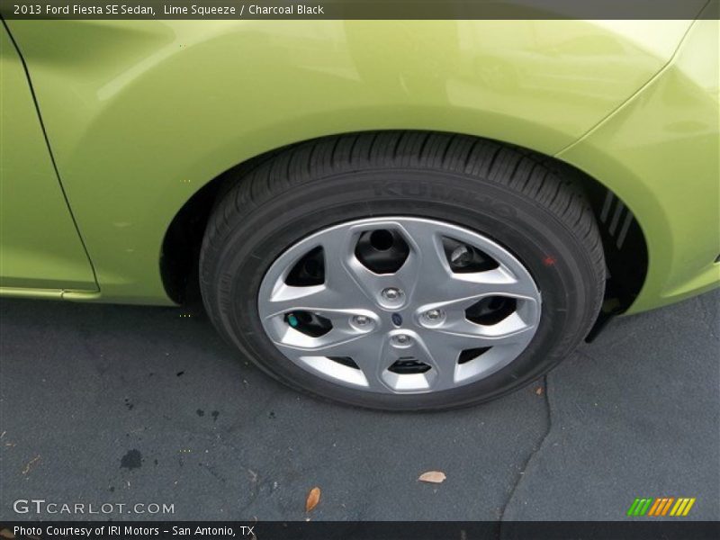 Lime Squeeze / Charcoal Black 2013 Ford Fiesta SE Sedan