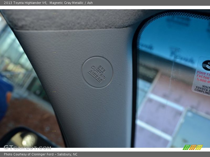 Magnetic Gray Metallic / Ash 2013 Toyota Highlander V6