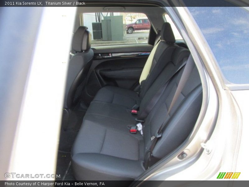 Titanium Silver / Black 2011 Kia Sorento LX