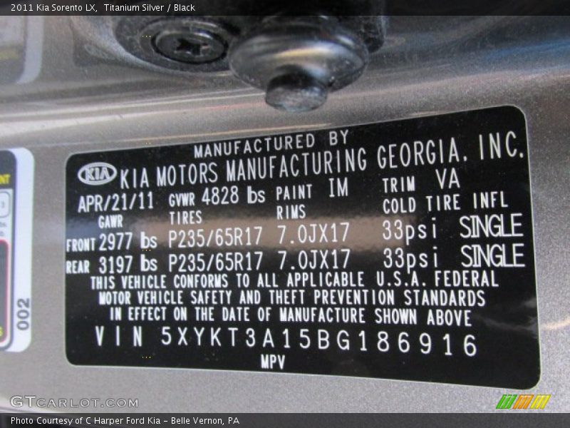 Titanium Silver / Black 2011 Kia Sorento LX