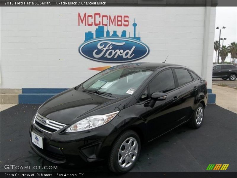 Tuxedo Black / Charcoal Black 2013 Ford Fiesta SE Sedan