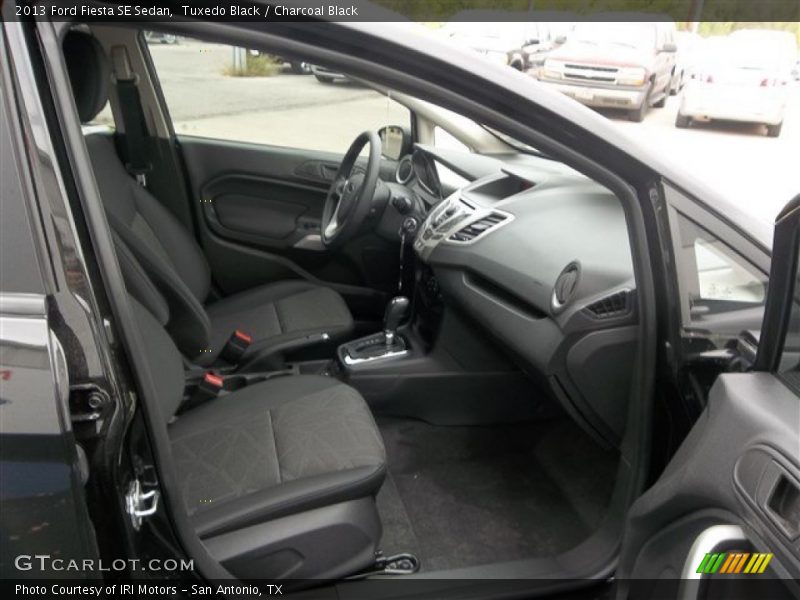 Tuxedo Black / Charcoal Black 2013 Ford Fiesta SE Sedan
