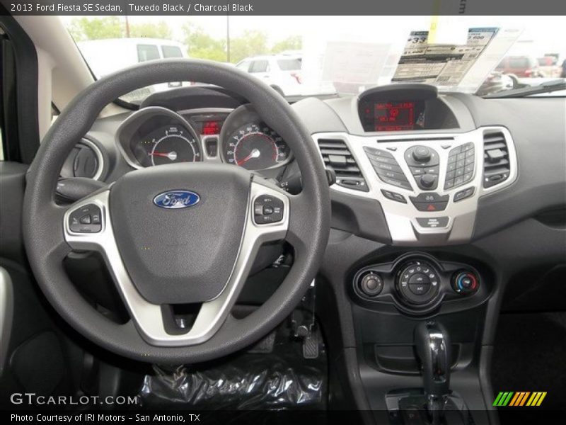 Tuxedo Black / Charcoal Black 2013 Ford Fiesta SE Sedan