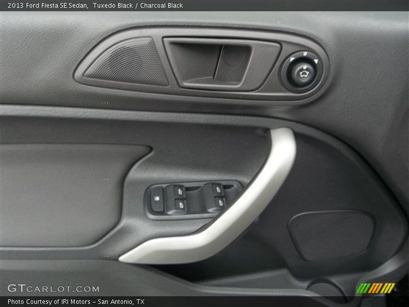 Tuxedo Black / Charcoal Black 2013 Ford Fiesta SE Sedan