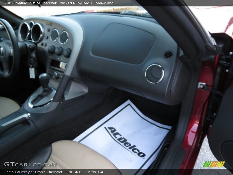 Wicked Ruby Red / Ebony/Sand 2009 Pontiac Solstice Roadster