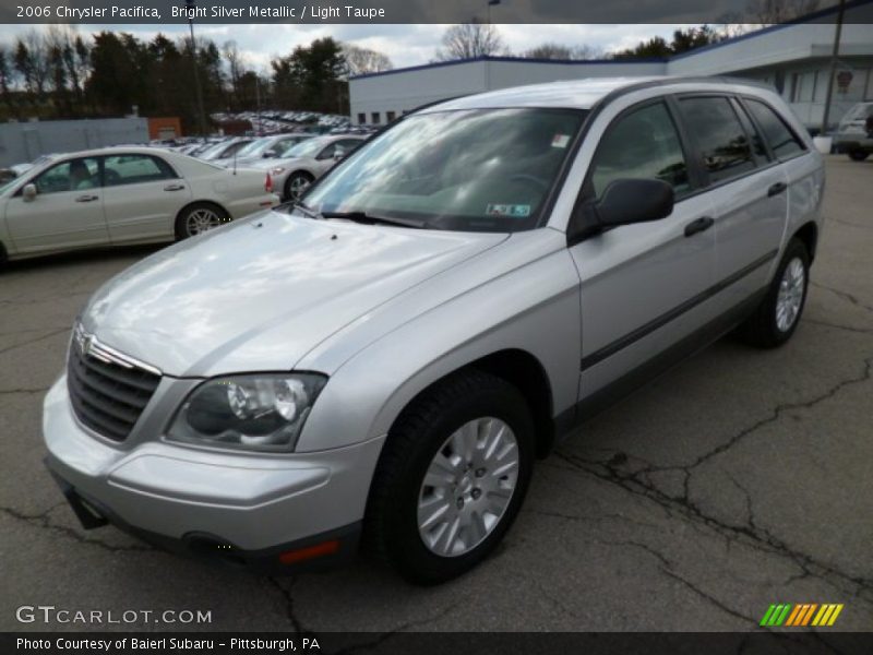 Front 3/4 View of 2006 Pacifica 