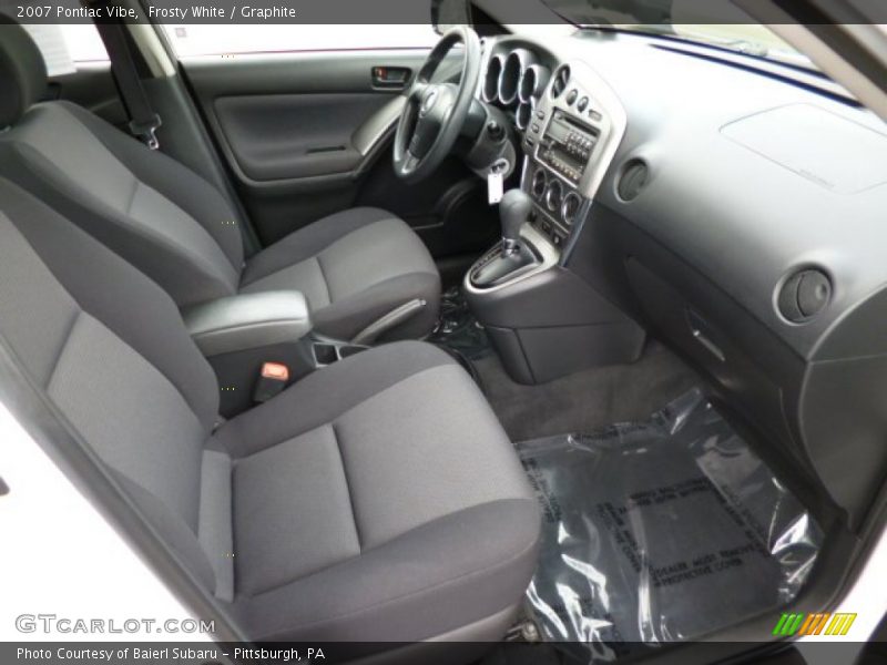 Frosty White / Graphite 2007 Pontiac Vibe