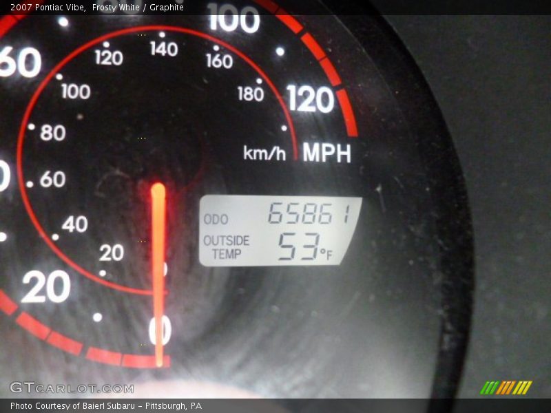 Frosty White / Graphite 2007 Pontiac Vibe