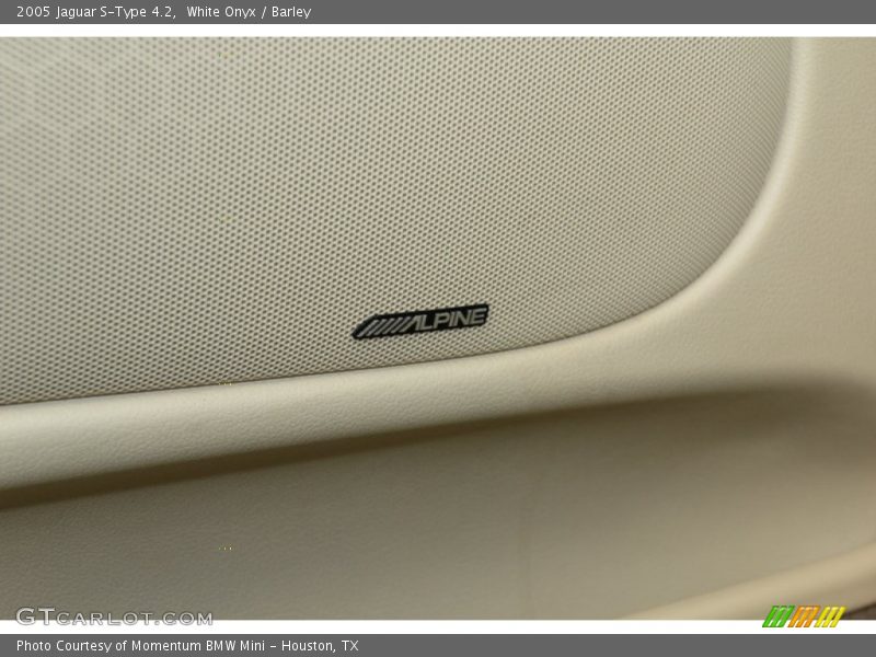 White Onyx / Barley 2005 Jaguar S-Type 4.2