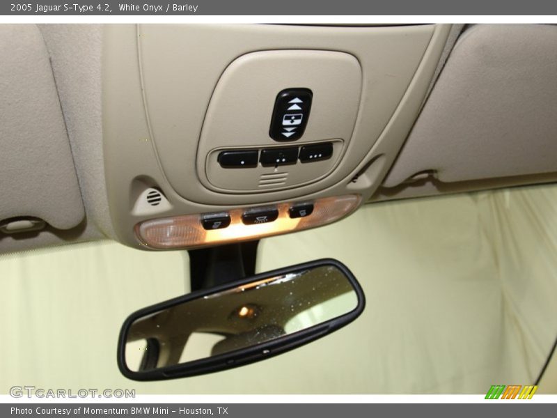 White Onyx / Barley 2005 Jaguar S-Type 4.2