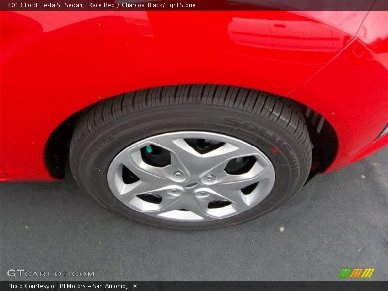 Race Red / Charcoal Black/Light Stone 2013 Ford Fiesta SE Sedan