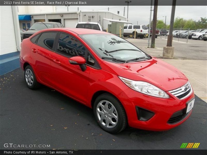 Race Red / Charcoal Black 2013 Ford Fiesta SE Sedan