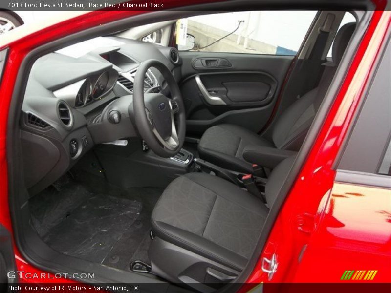 Race Red / Charcoal Black 2013 Ford Fiesta SE Sedan