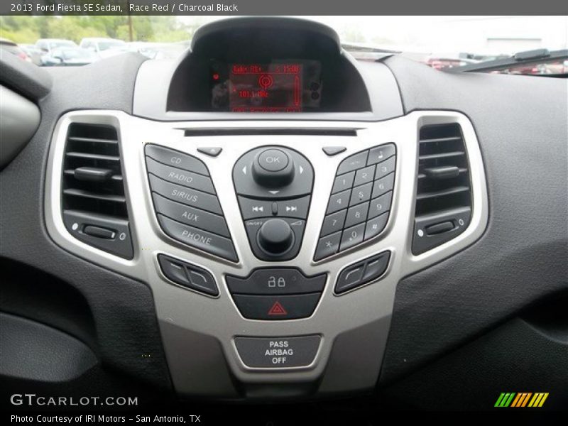 Race Red / Charcoal Black 2013 Ford Fiesta SE Sedan