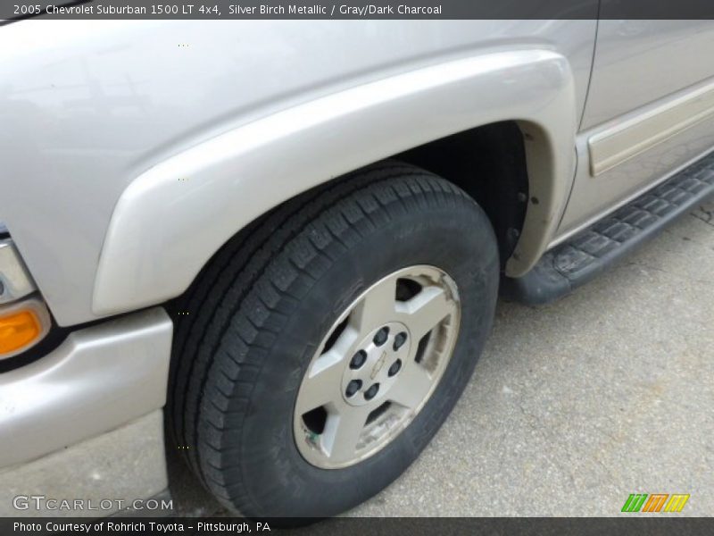 Silver Birch Metallic / Gray/Dark Charcoal 2005 Chevrolet Suburban 1500 LT 4x4