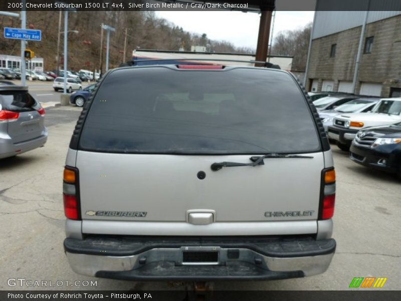 Silver Birch Metallic / Gray/Dark Charcoal 2005 Chevrolet Suburban 1500 LT 4x4