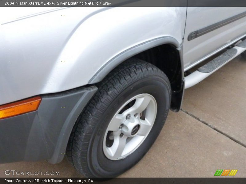 Silver Lightning Metallic / Gray 2004 Nissan Xterra XE 4x4
