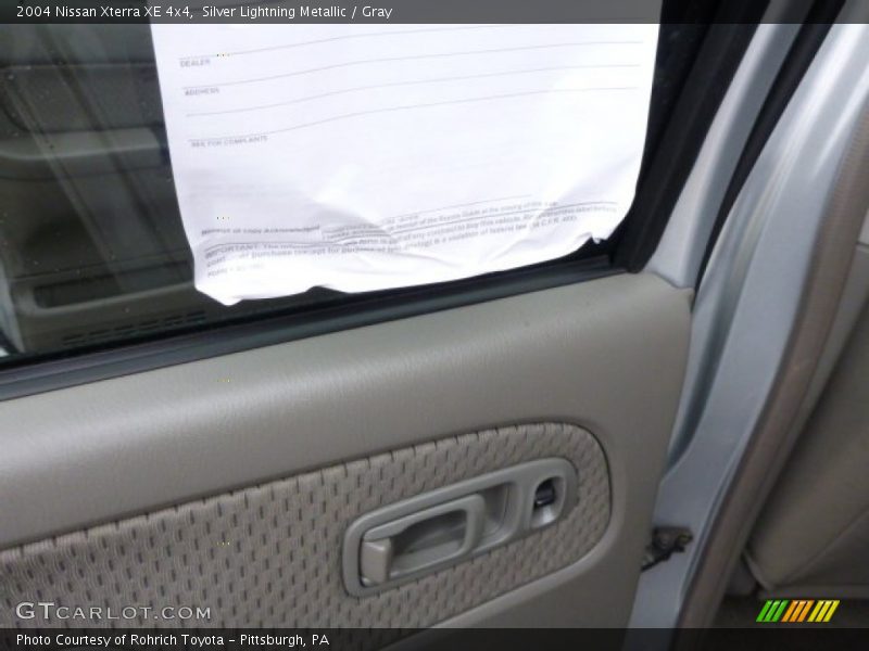 Silver Lightning Metallic / Gray 2004 Nissan Xterra XE 4x4
