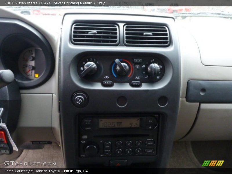 Silver Lightning Metallic / Gray 2004 Nissan Xterra XE 4x4