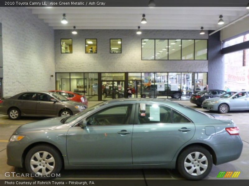Aloe Green Metallic / Ash Gray 2010 Toyota Camry LE