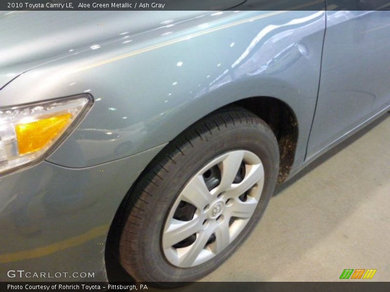 Aloe Green Metallic / Ash Gray 2010 Toyota Camry LE