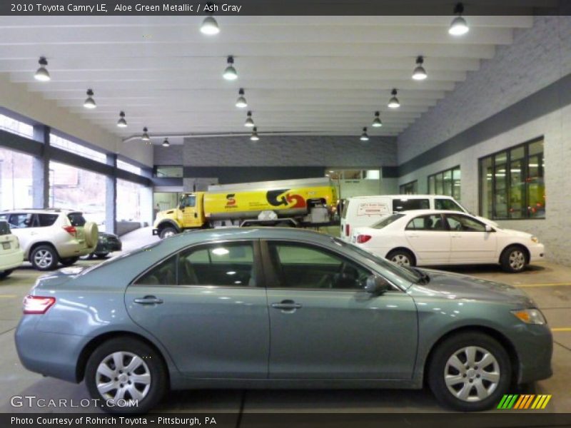 Aloe Green Metallic / Ash Gray 2010 Toyota Camry LE