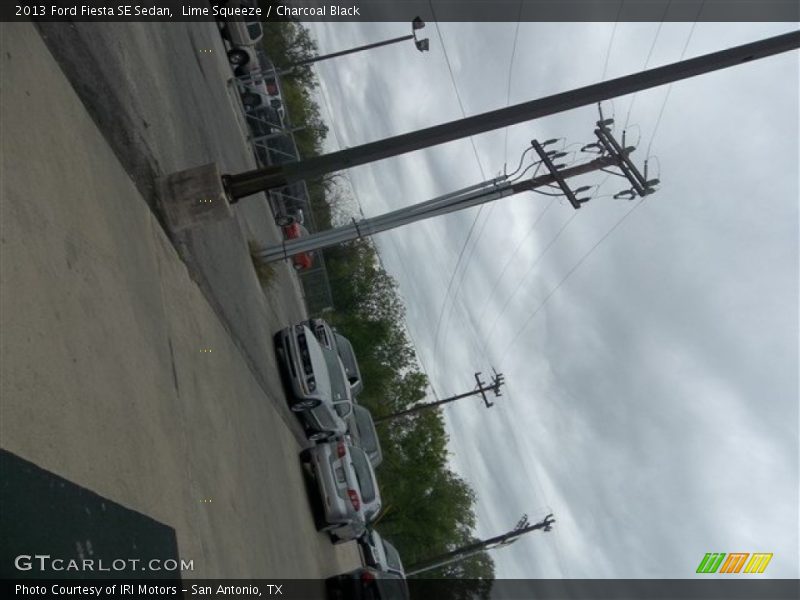 Lime Squeeze / Charcoal Black 2013 Ford Fiesta SE Sedan