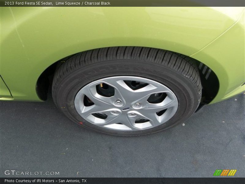 Lime Squeeze / Charcoal Black 2013 Ford Fiesta SE Sedan