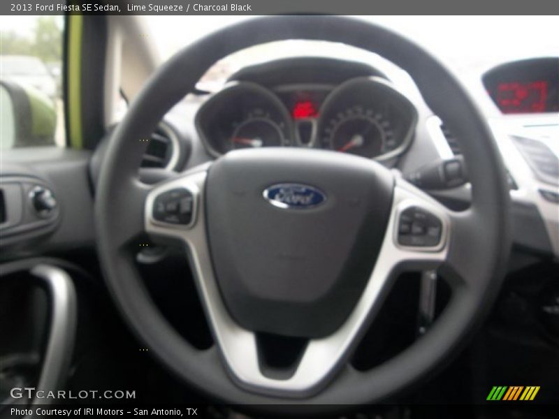 Lime Squeeze / Charcoal Black 2013 Ford Fiesta SE Sedan