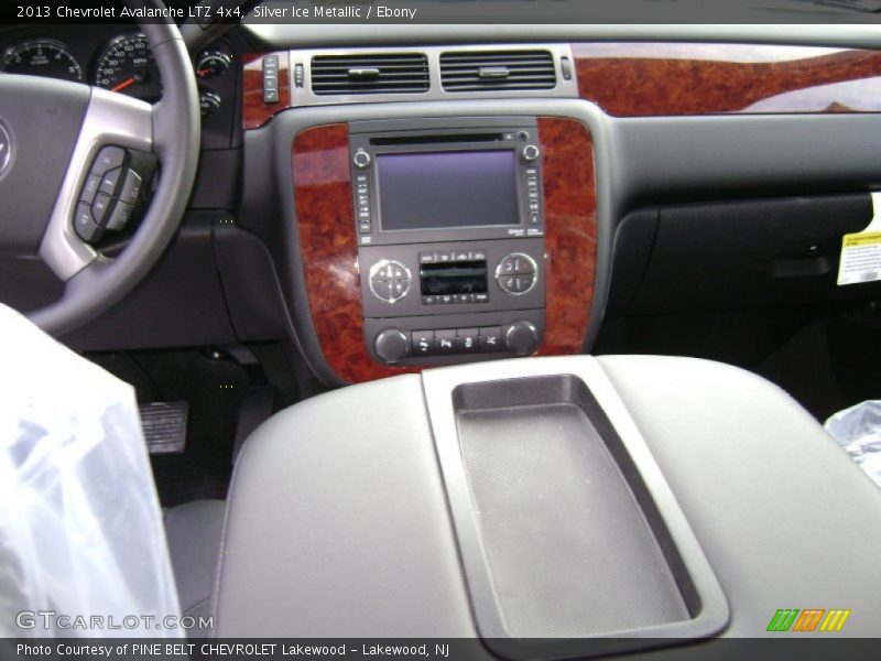 Silver Ice Metallic / Ebony 2013 Chevrolet Avalanche LTZ 4x4