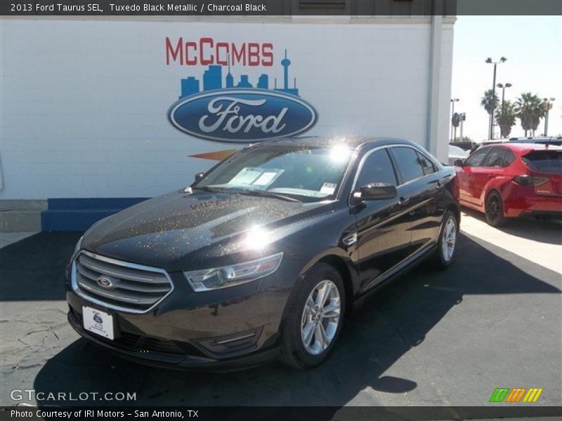 Tuxedo Black Metallic / Charcoal Black 2013 Ford Taurus SEL