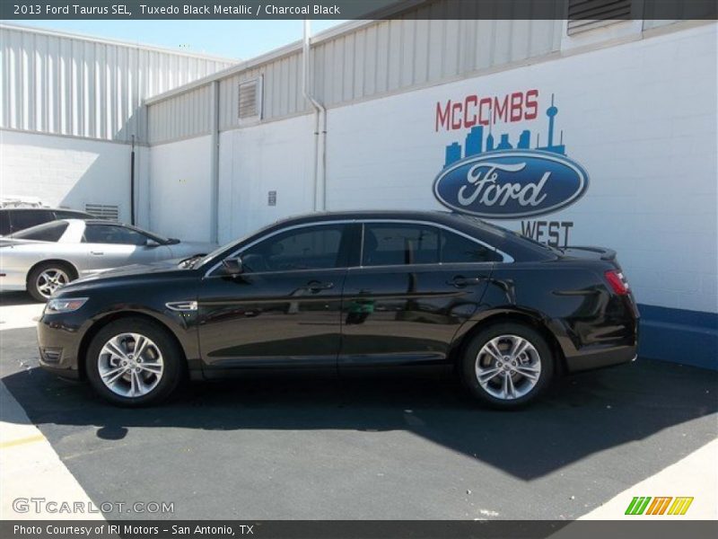 Tuxedo Black Metallic / Charcoal Black 2013 Ford Taurus SEL