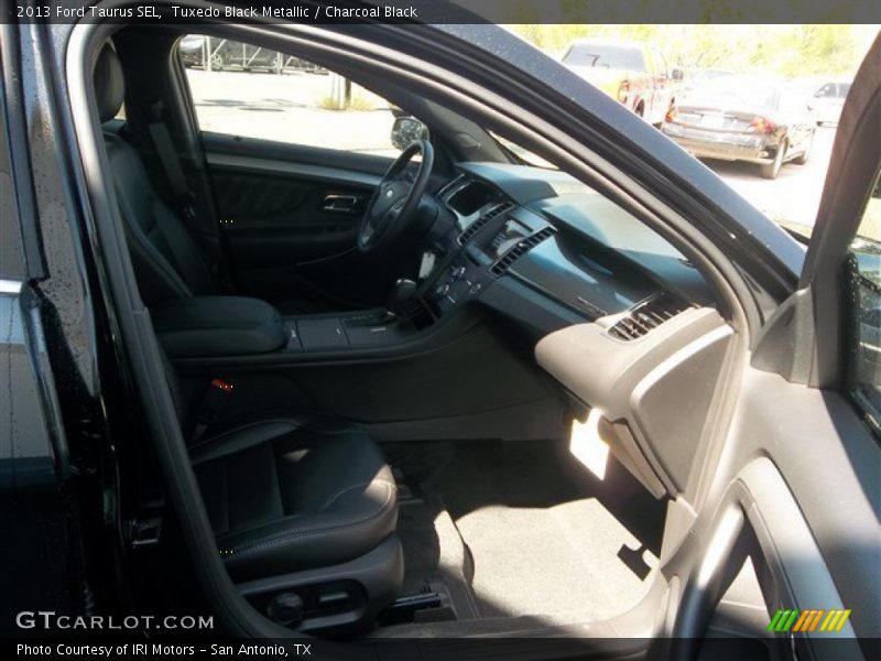 Tuxedo Black Metallic / Charcoal Black 2013 Ford Taurus SEL