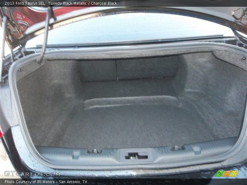 Tuxedo Black Metallic / Charcoal Black 2013 Ford Taurus SEL