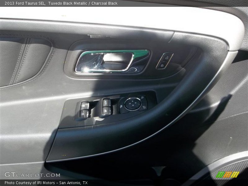 Tuxedo Black Metallic / Charcoal Black 2013 Ford Taurus SEL
