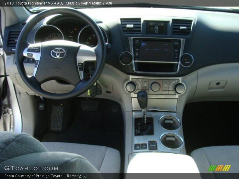 Classic Silver Metallic / Ash 2013 Toyota Highlander V6 4WD