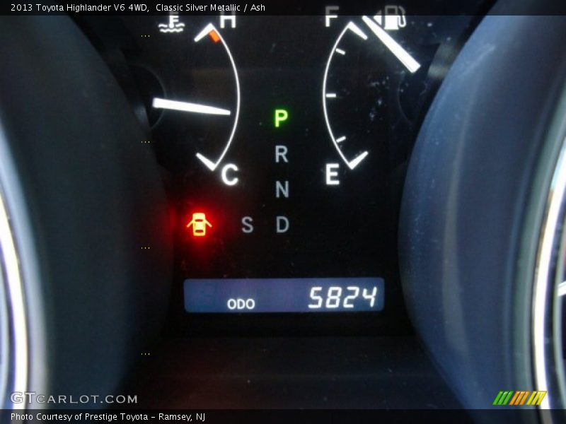 Classic Silver Metallic / Ash 2013 Toyota Highlander V6 4WD