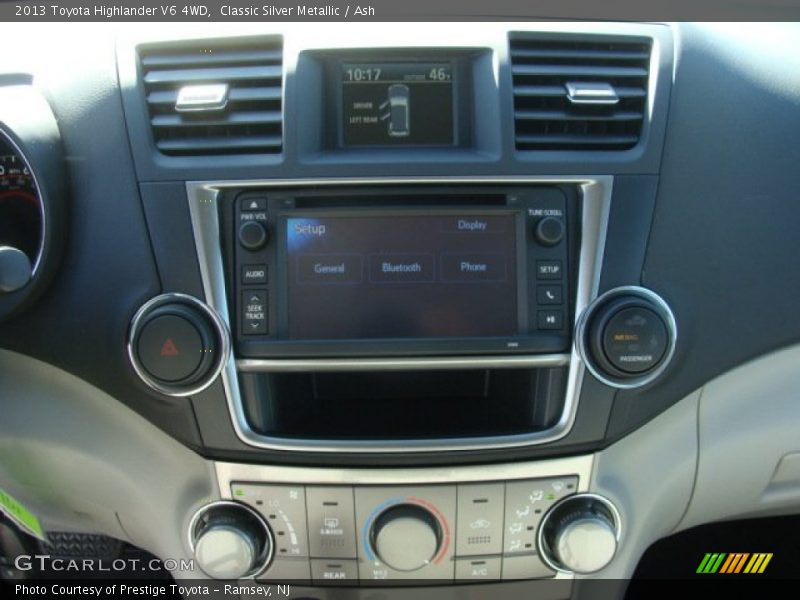 Classic Silver Metallic / Ash 2013 Toyota Highlander V6 4WD