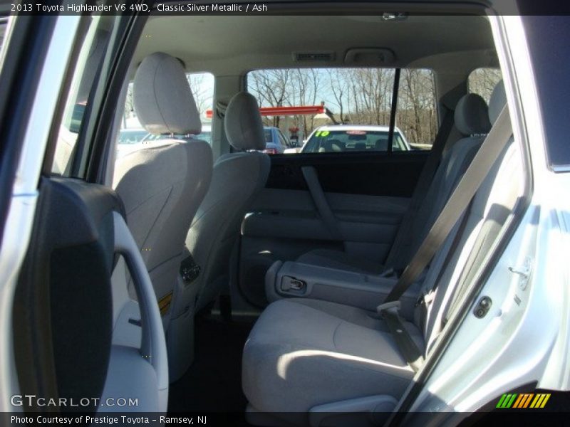 Classic Silver Metallic / Ash 2013 Toyota Highlander V6 4WD