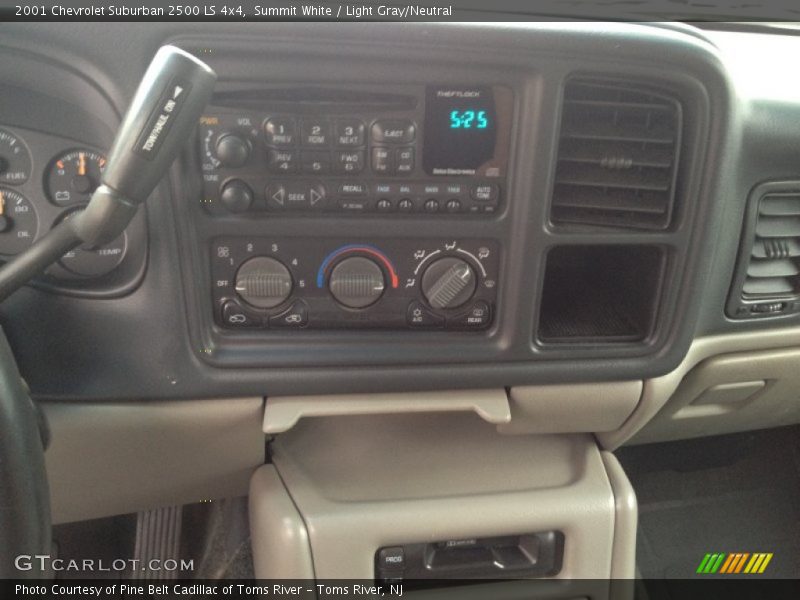Summit White / Light Gray/Neutral 2001 Chevrolet Suburban 2500 LS 4x4
