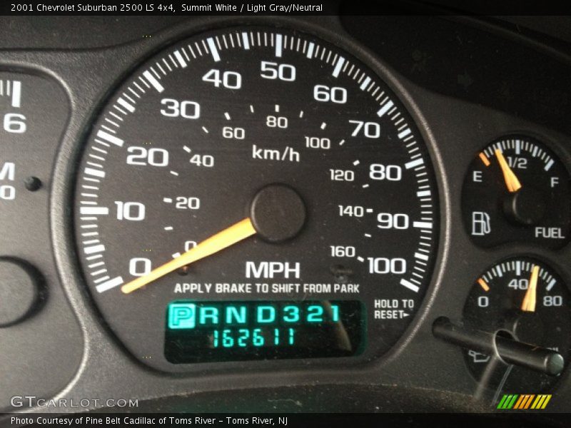 Summit White / Light Gray/Neutral 2001 Chevrolet Suburban 2500 LS 4x4